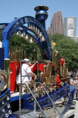 v2006_ArtCar_3_Parade 421 